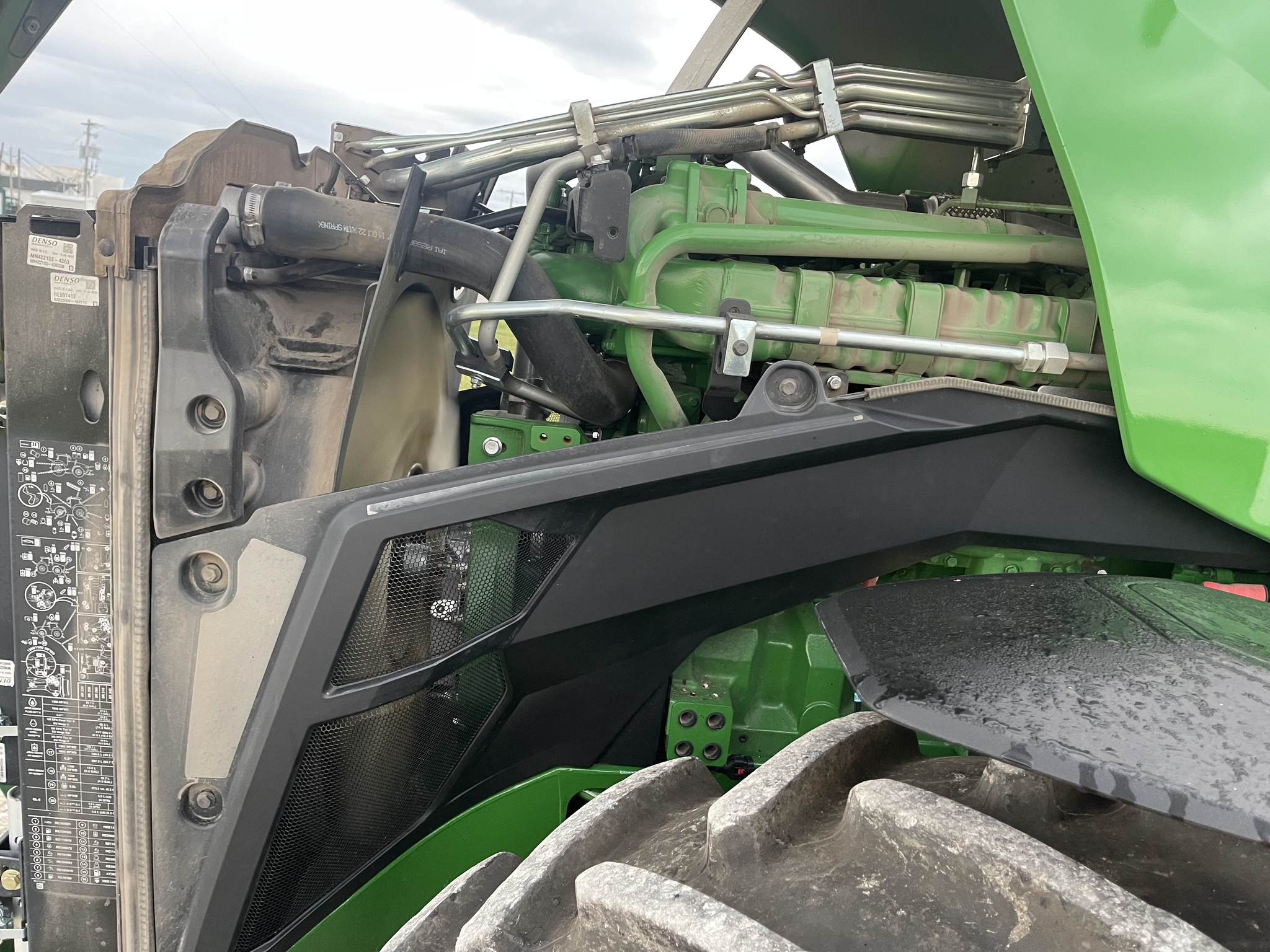  2023 John Deere 8R 370 at Heritage Tractor in Princeton, IL