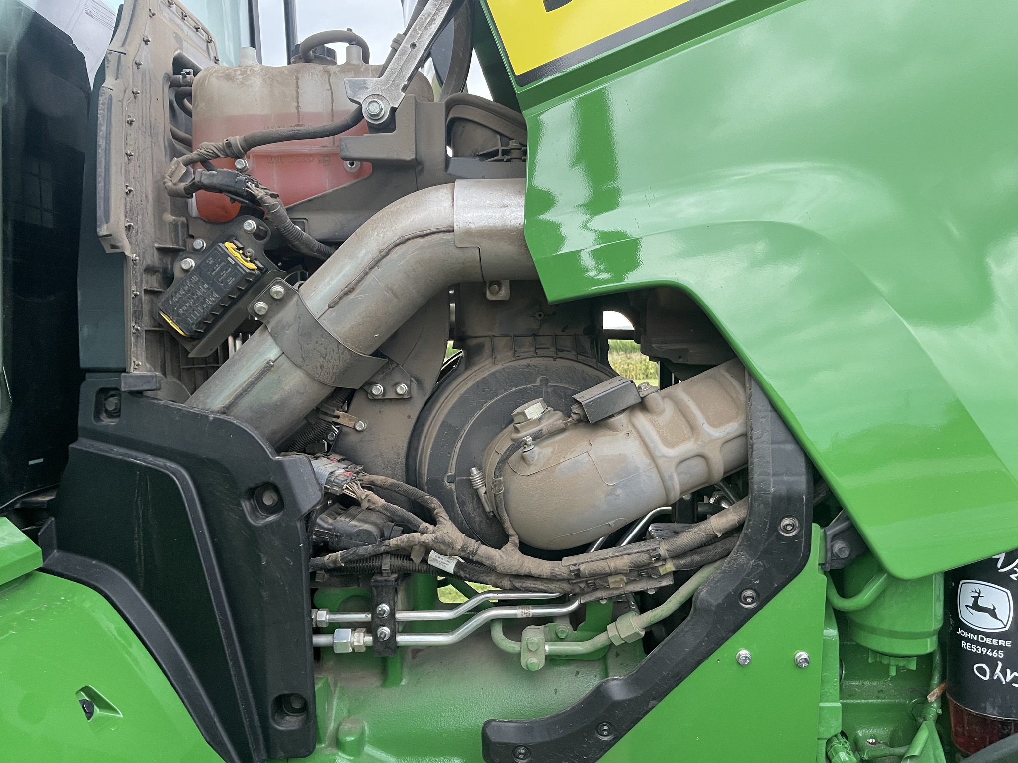  2023 John Deere 8R 370 at Heritage Tractor in Princeton, IL