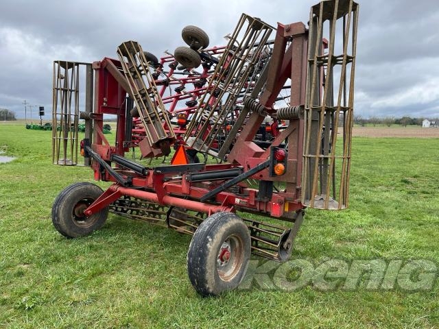 Used -- Case IH Crumbler Rolling Baskets at Koenig Equipment in Urbana, OH - PhotoXL6