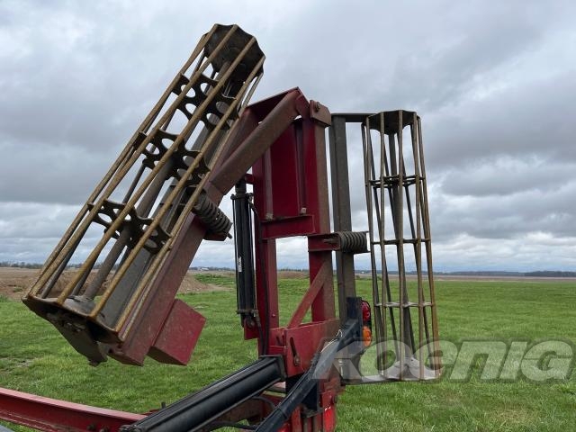 Used -- Case IH Crumbler Rolling Baskets at Koenig Equipment in Urbana, OH - PhotoXL10