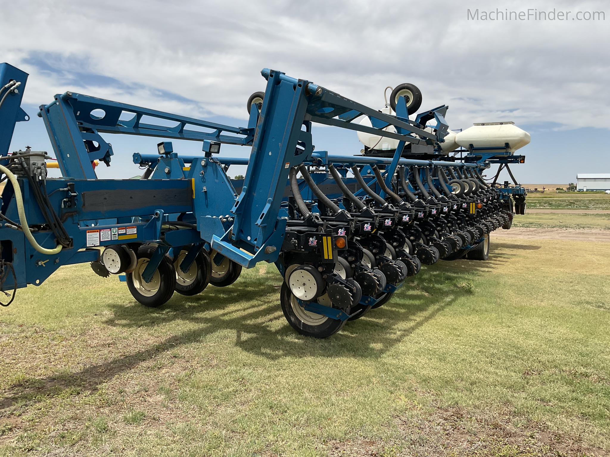 2009 Kinze 3800 | Planters: Drawn | MachineFinder