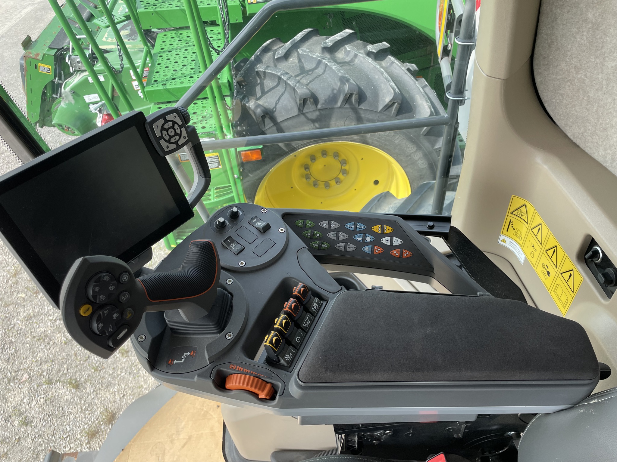 2021 Gleaner S97 Image 16