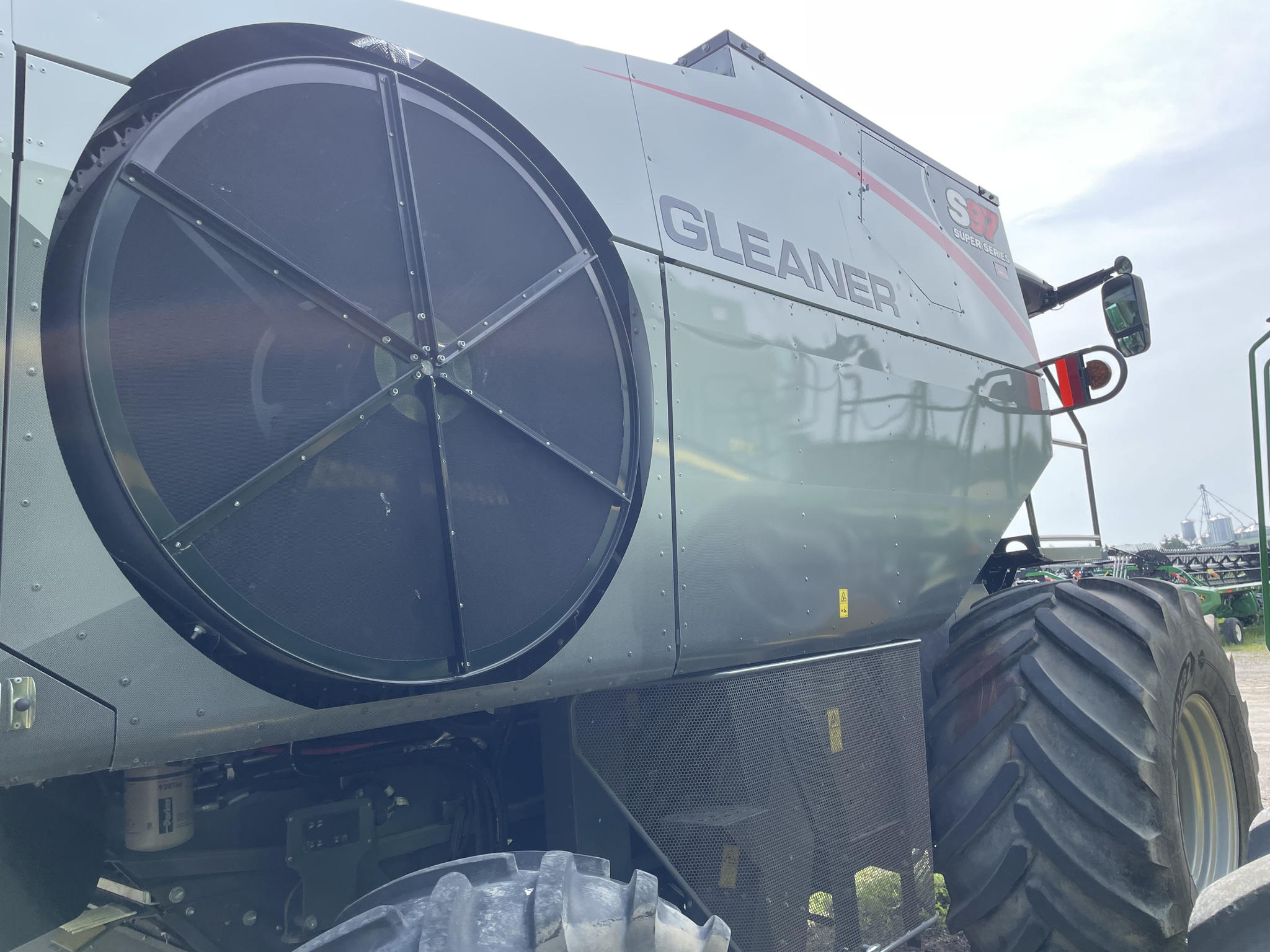 2021 Gleaner S97 Image 5