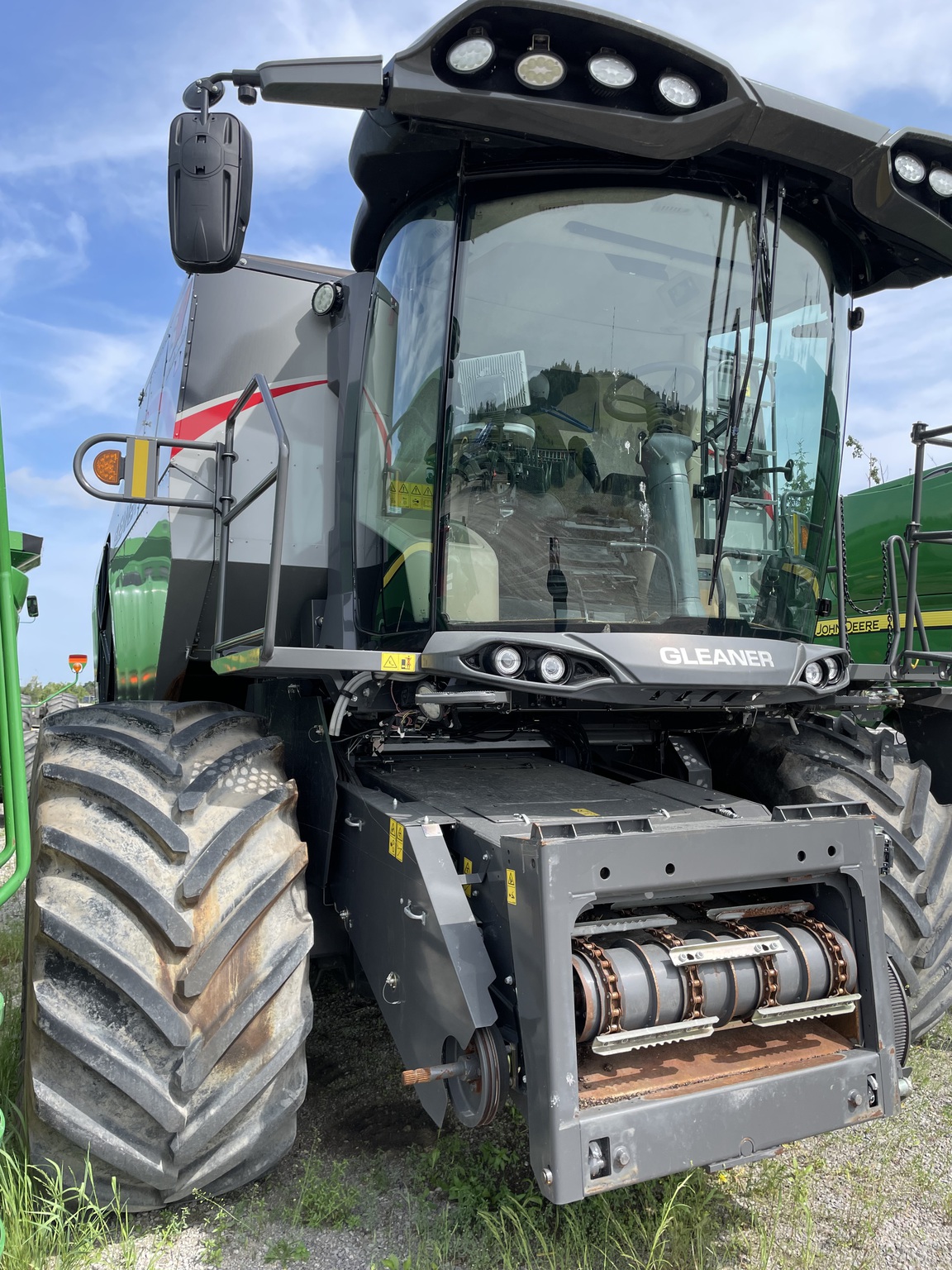 2021 Gleaner S97 Image 6