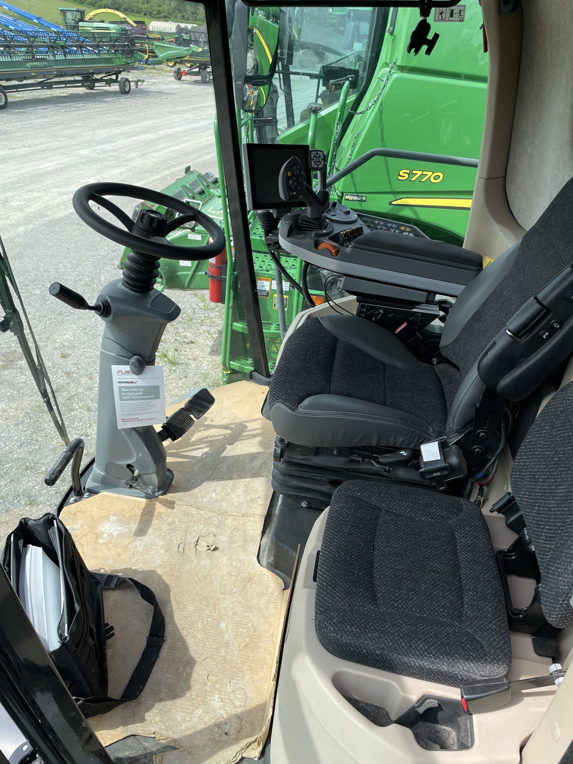 2021 Gleaner S97 Image 14