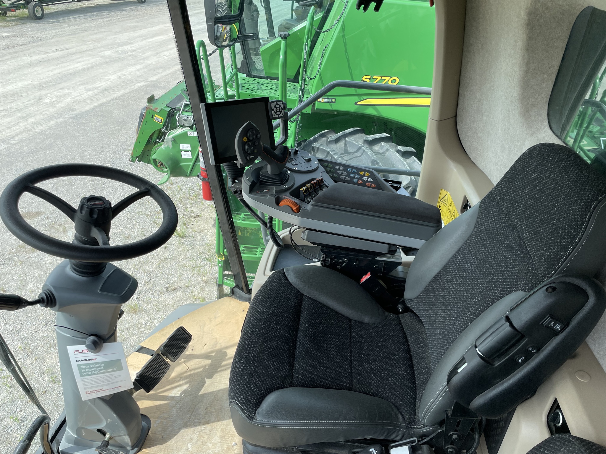 2021 Gleaner S97 Image 15