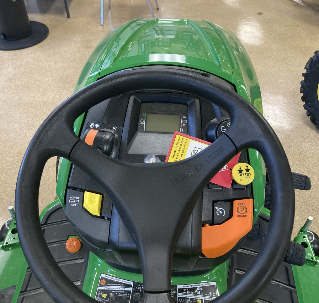 2025 John Deere X580 Image 4