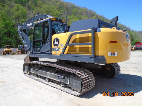 2024 John Deere 250 P-Tier