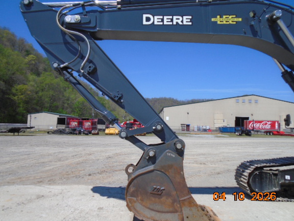 2024 John Deere 250 P-Tier