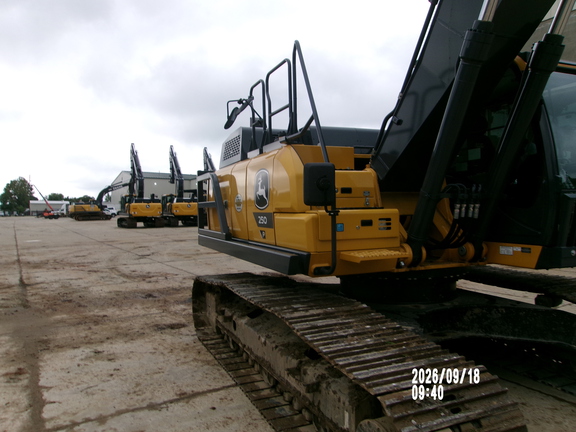 2024 John Deere 250P