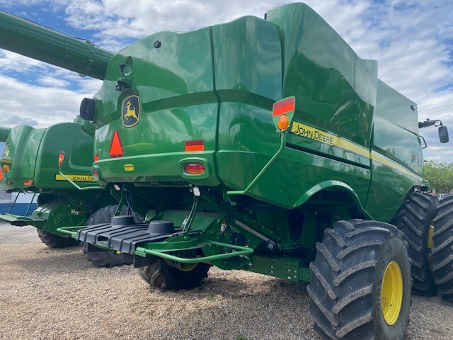  2023 John Deere S780 at Heritage Tractor in Pontiac, IL