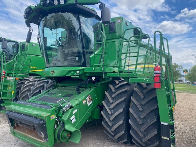  2023 John Deere S780 at Heritage Tractor in Pontiac, IL