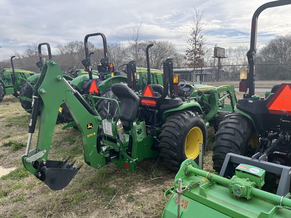 2022 John Deere 3032E Photo 4