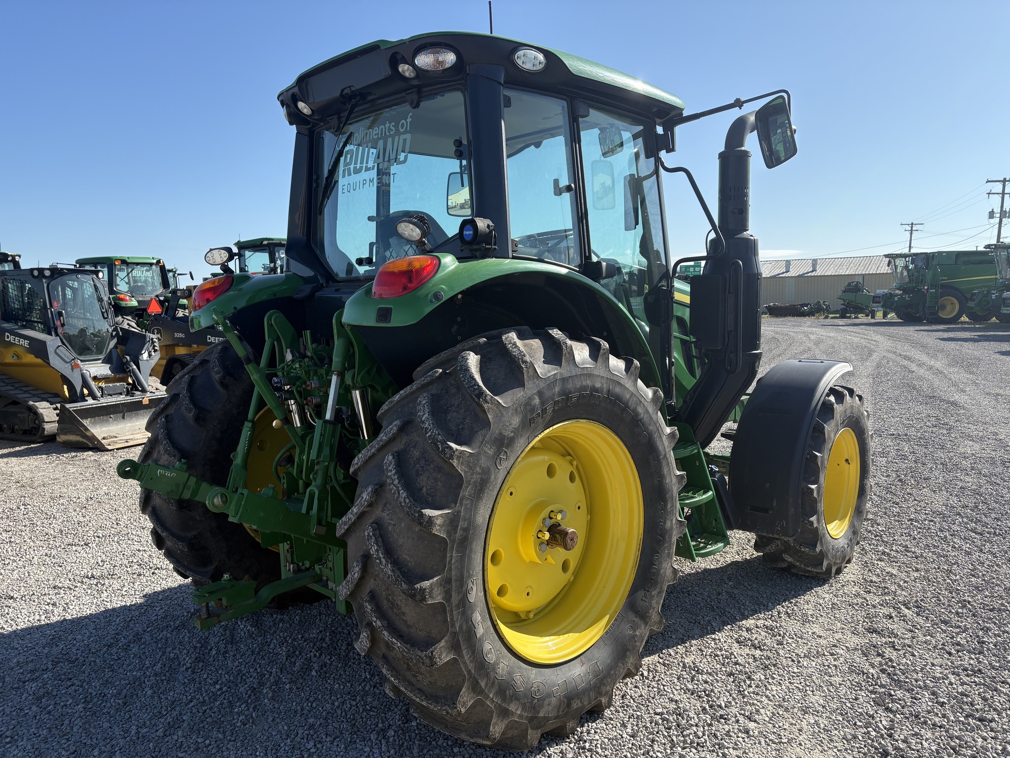 2022 John Deere 6120M Image 4