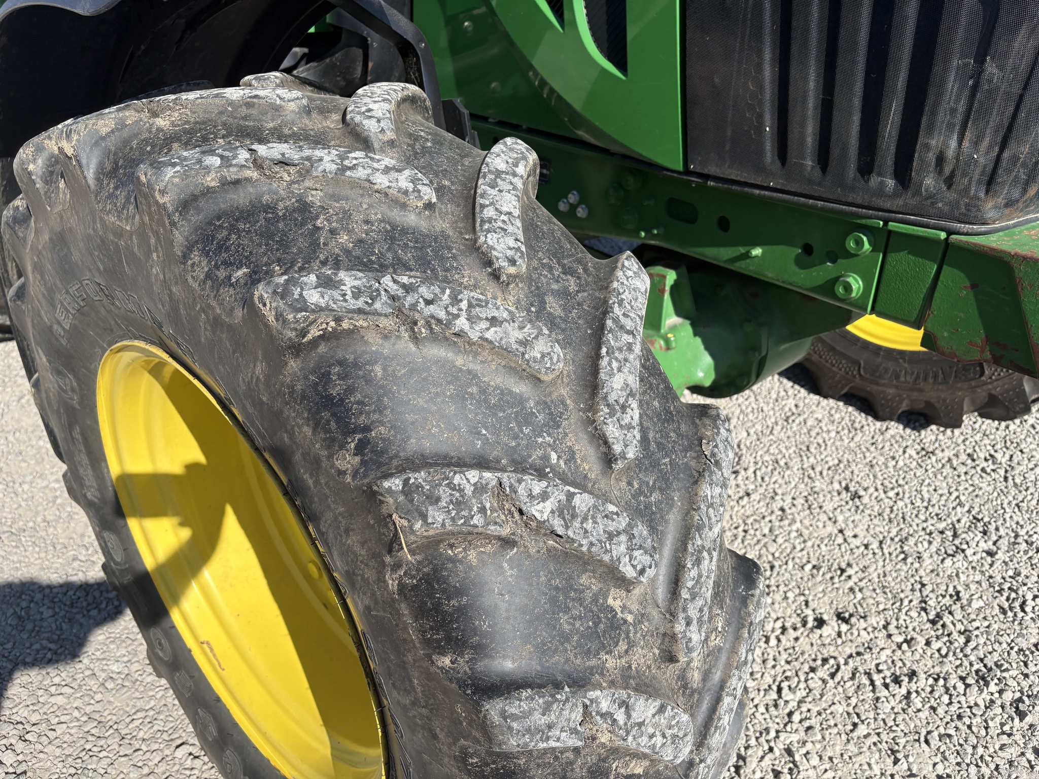 2022 John Deere 6120M Image 10