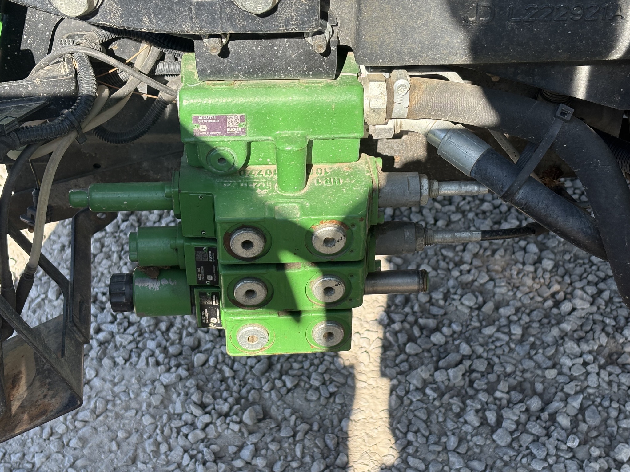 2022 John Deere 6120M Image 13