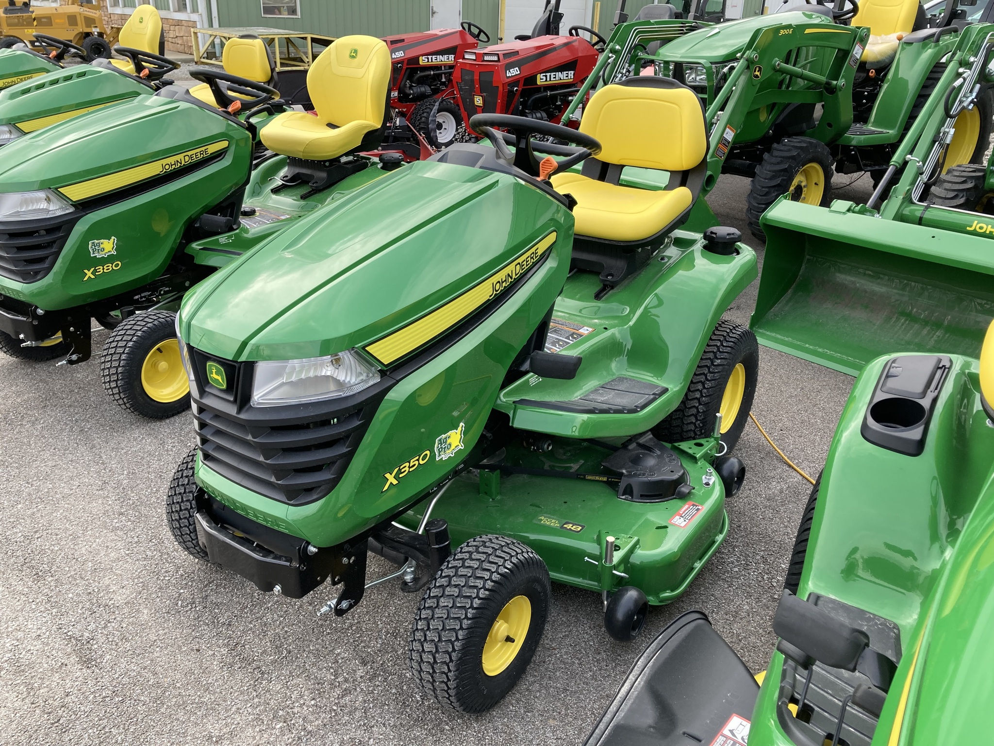 2025 John Deere X350 Image 4