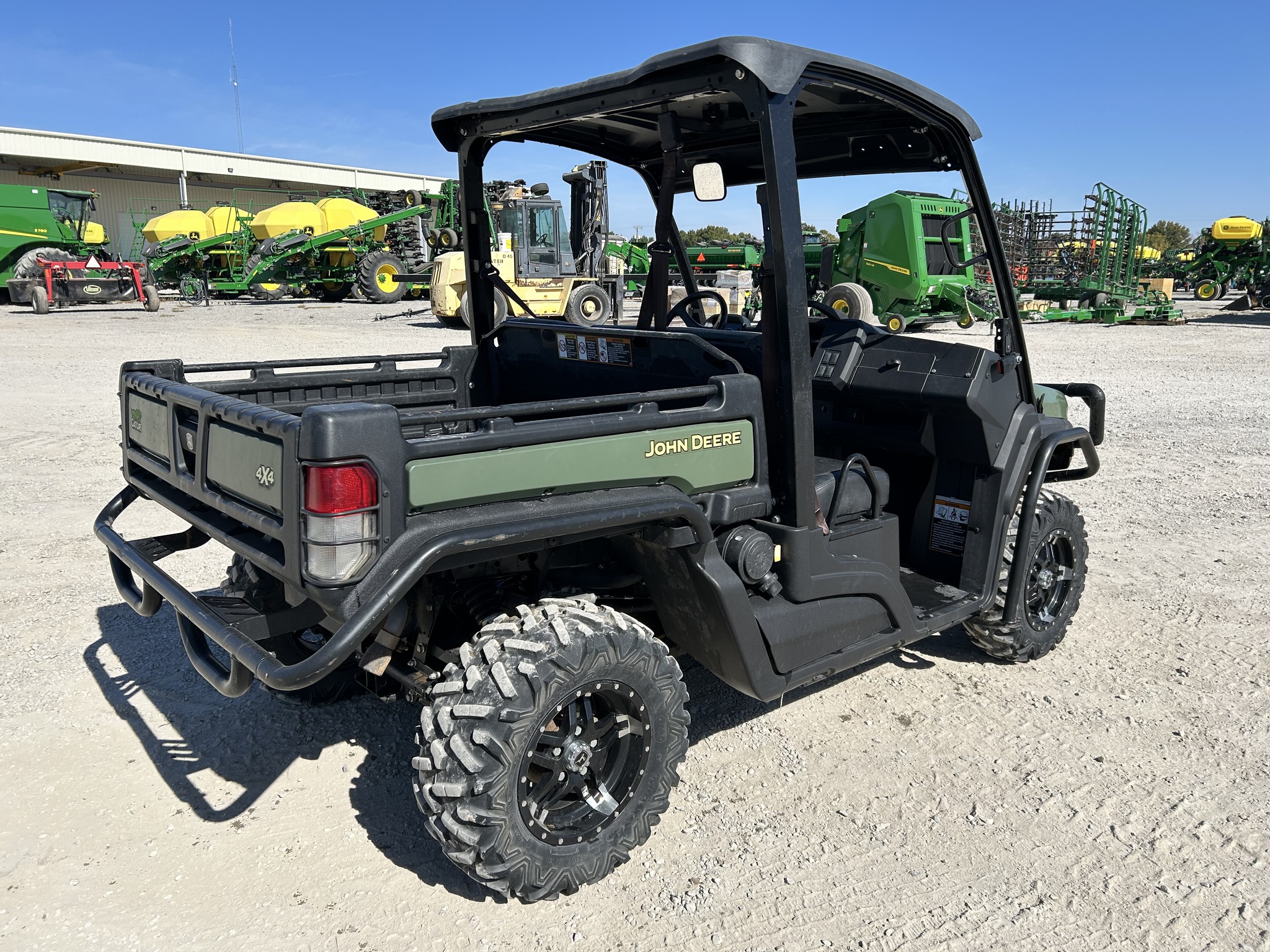  2018 John Deere XUV 835M at Heritage Tractor in Pittsburg, KS