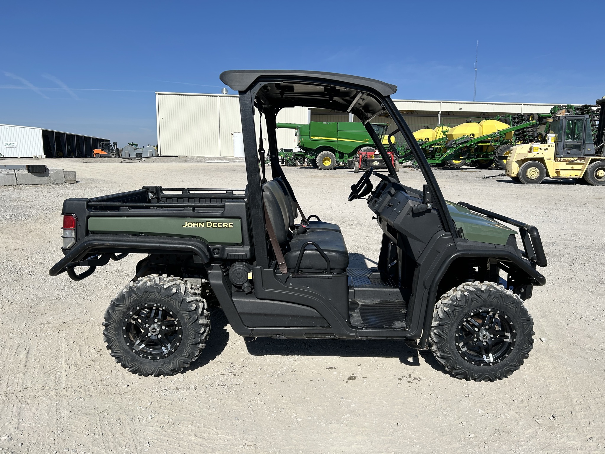  2018 John Deere XUV 835M at Heritage Tractor in Pittsburg, KS