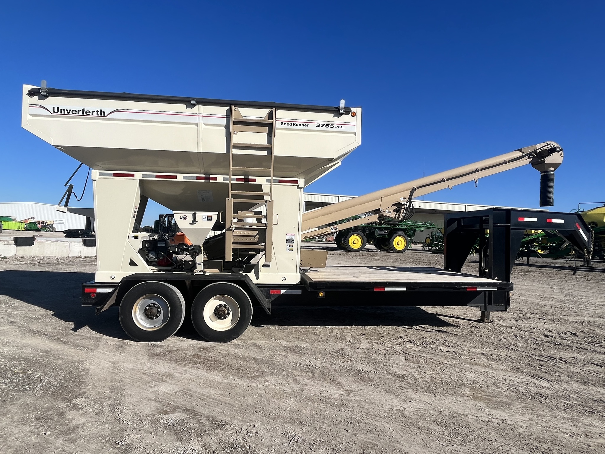  2017 Unverferth 3755XL at Heritage Tractor in Pittsburg, KS