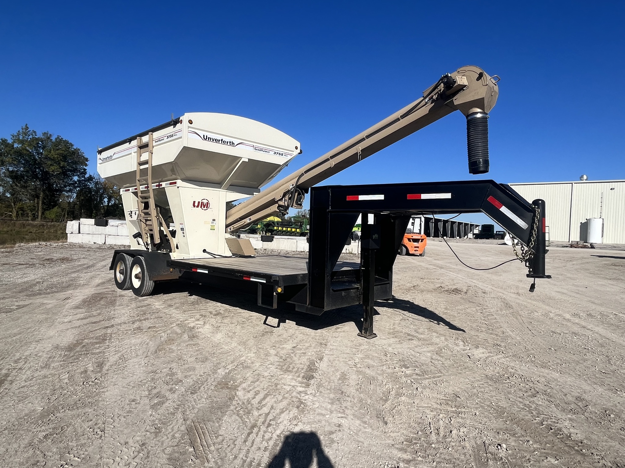  2017 Unverferth 3755XL at Heritage Tractor in Pittsburg, KS