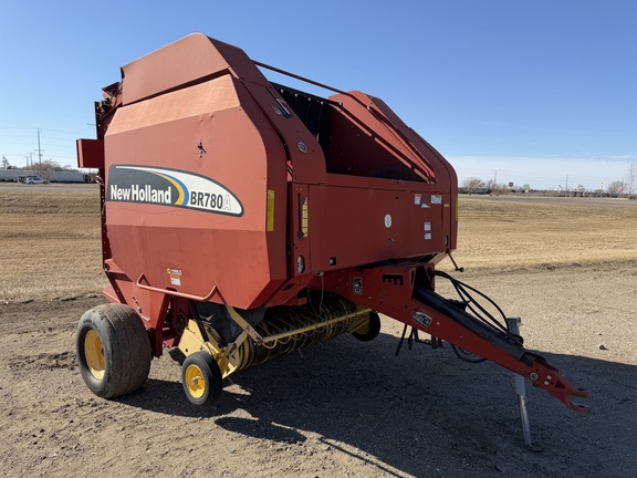  New Holland BR780A