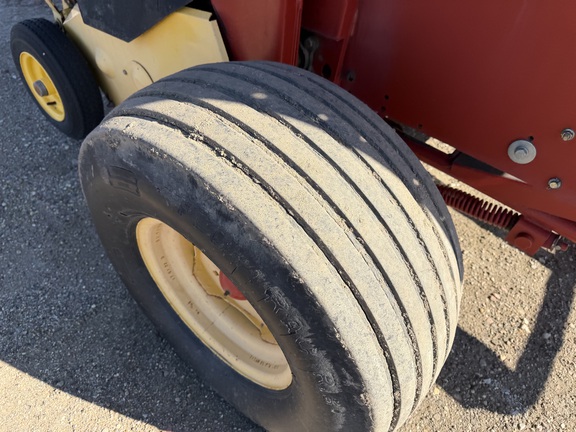 2006 New Holland BR780A - Photo14