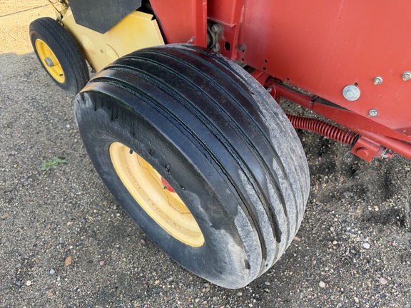 2006 New Holland BR780A - Photo14
