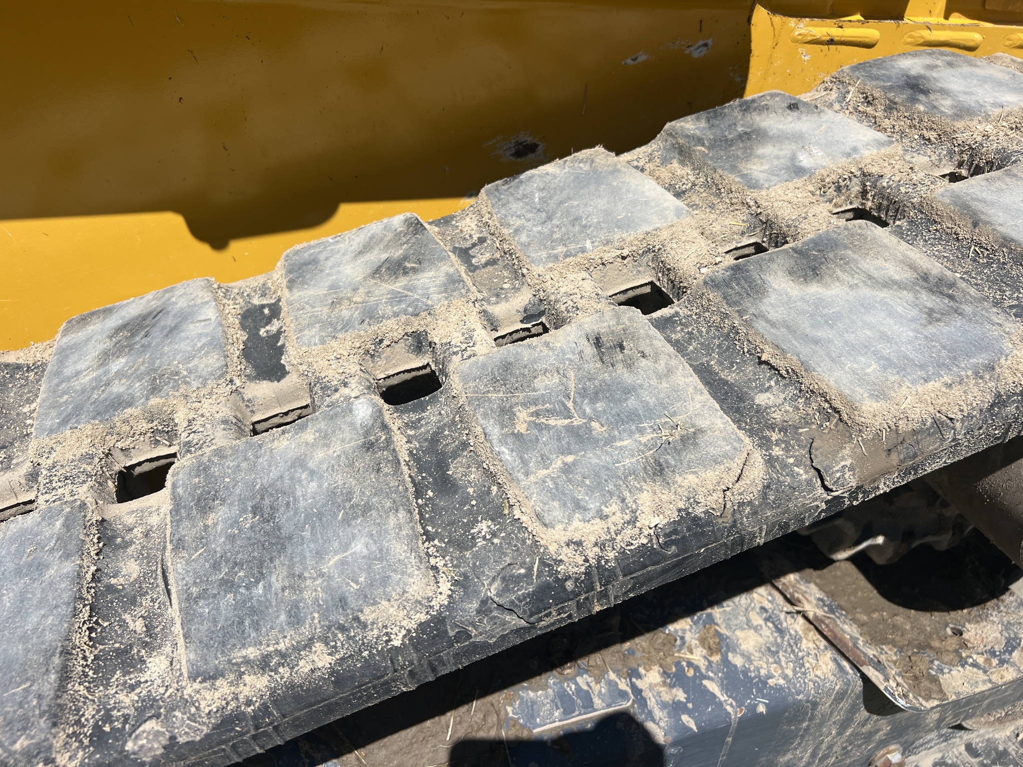 2022 John Deere 331G Image 15