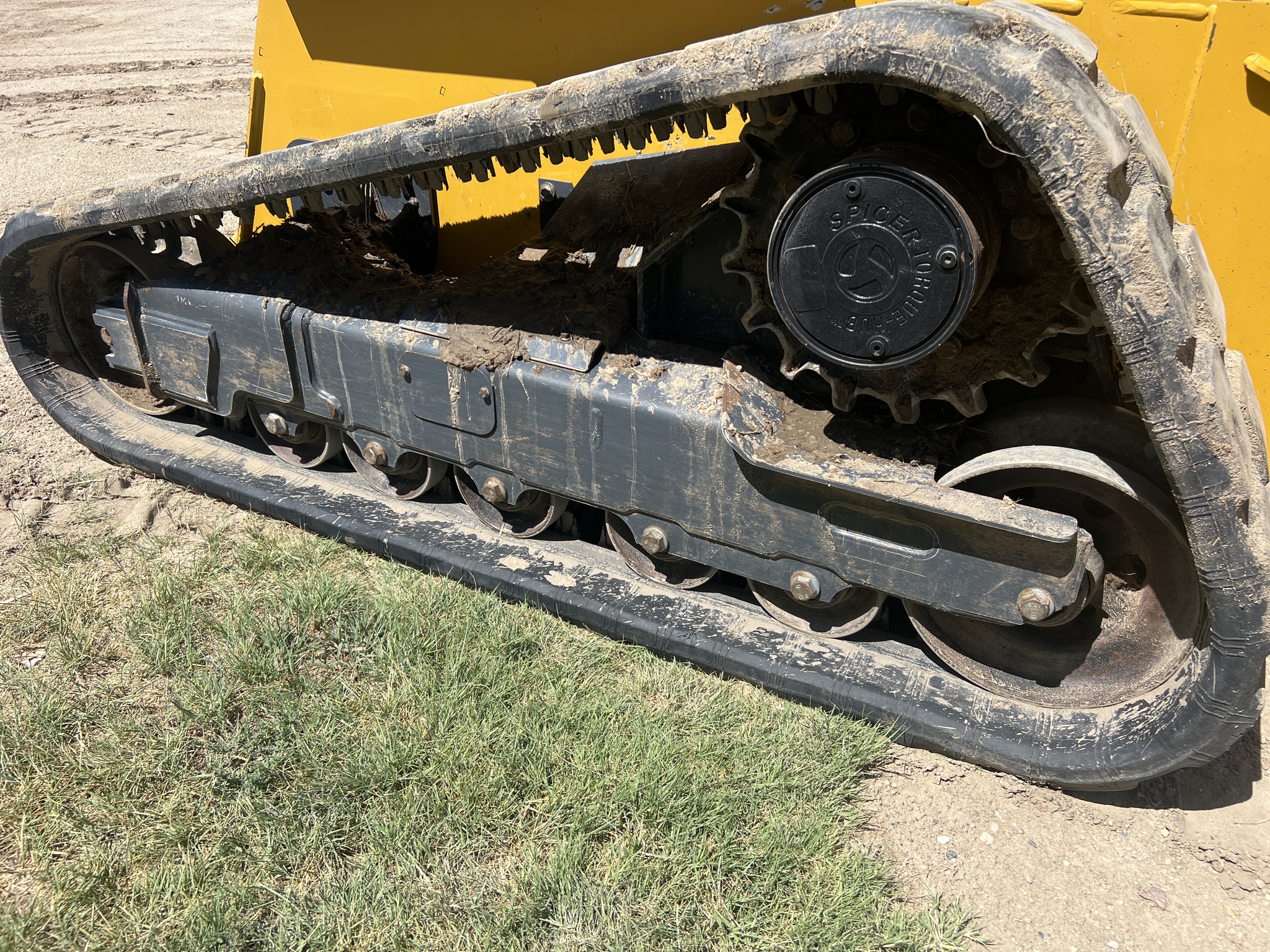 2022 John Deere 331G Image 16