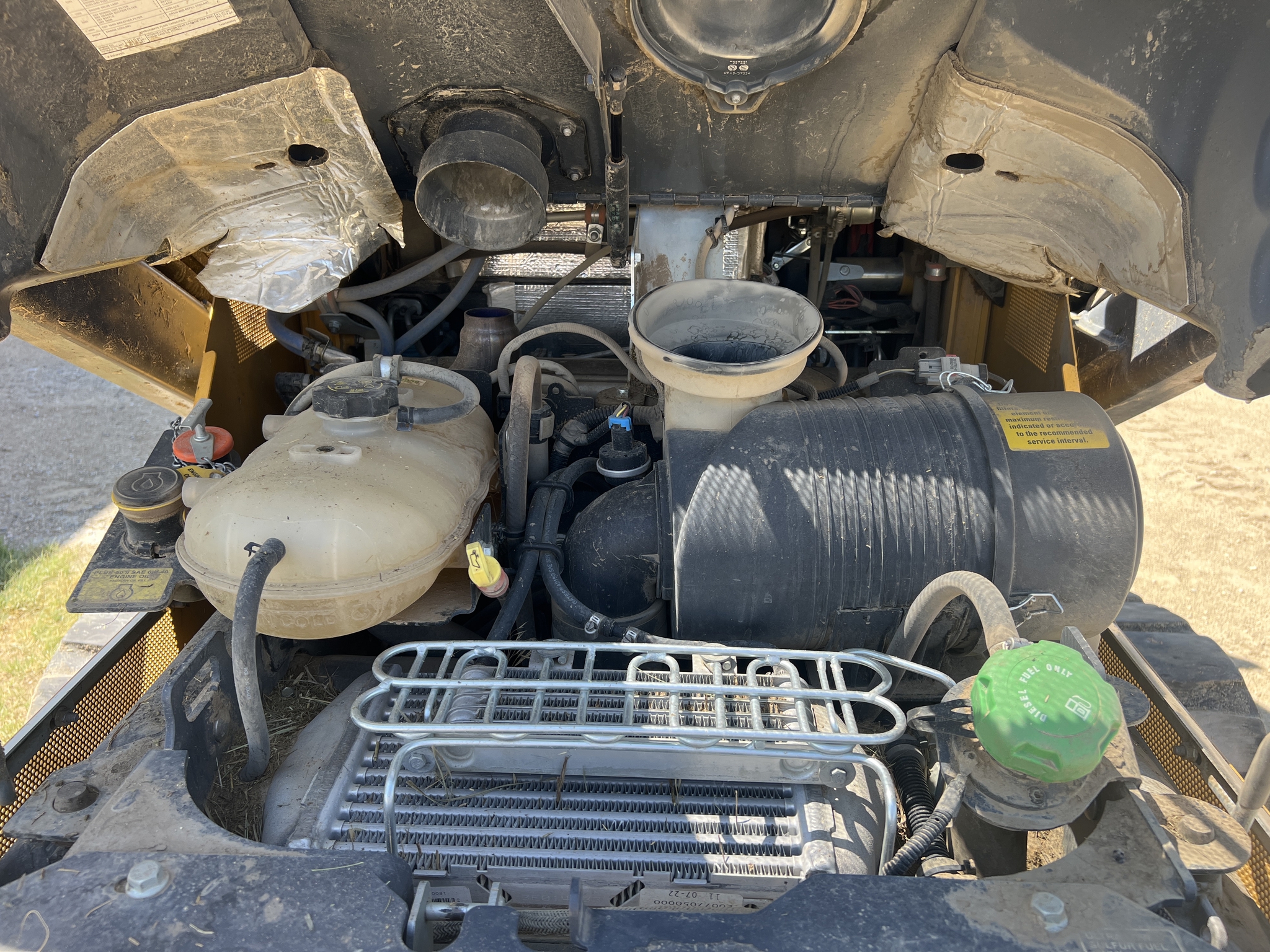 2022 John Deere 331G Image 11