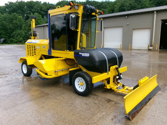 2024 Superior Broom DT74J