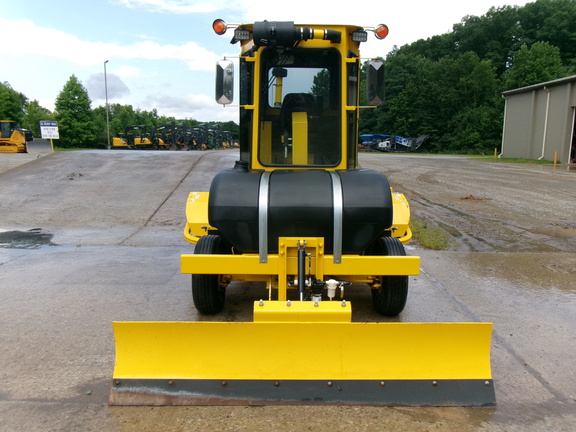 2024 Superior Broom DT74J