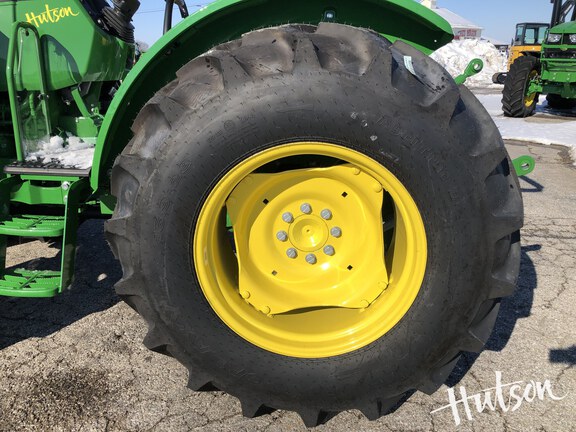 Photo of 2024 John Deere 5075E