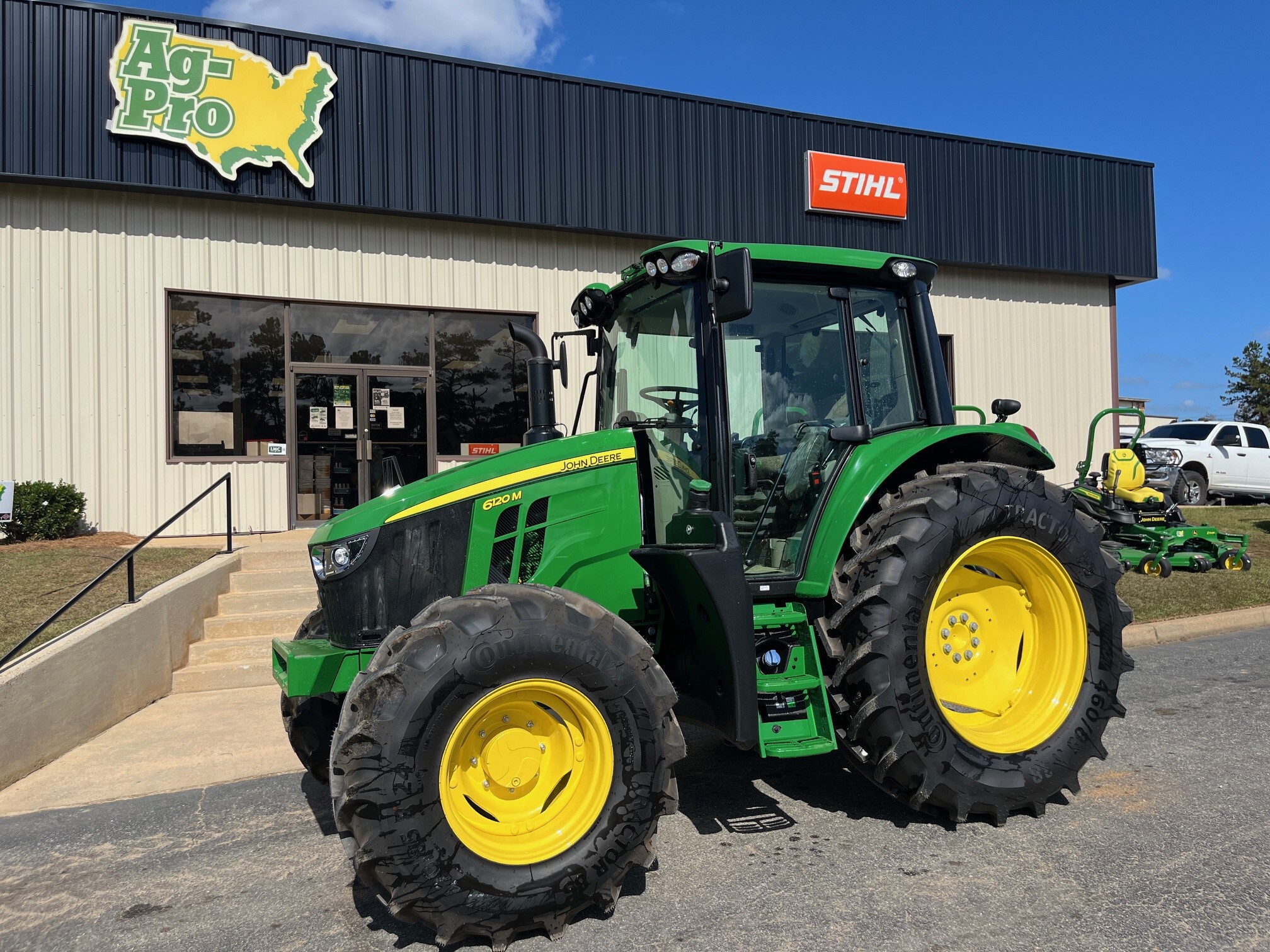2025 John Deere 6120M Image 1