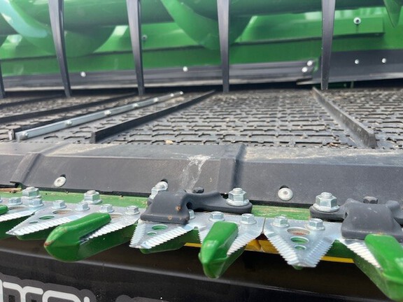 Used 2024 John Deere HD45R Combine Platforms at Horizon Ag & Turf in Lloydminster, AB - Photo5