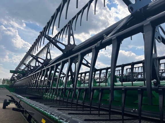 Used 2024 John Deere HD45R Combine Platforms at Horizon Ag & Turf in Lloydminster, AB - Photo6