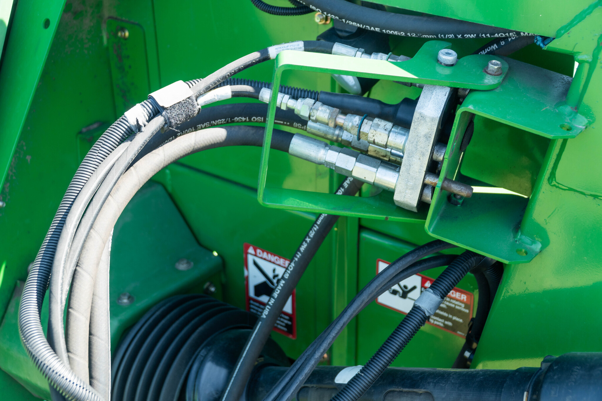 Used 2008 John Deere 606C Corn and Row Crop headers at Koenig Equipment in Anna, OH - PhotoXL11