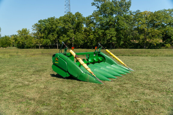 Used 2008 John Deere 606C Corn and Row Crop headers at Koenig Equipment in Anna, OH - Photo6