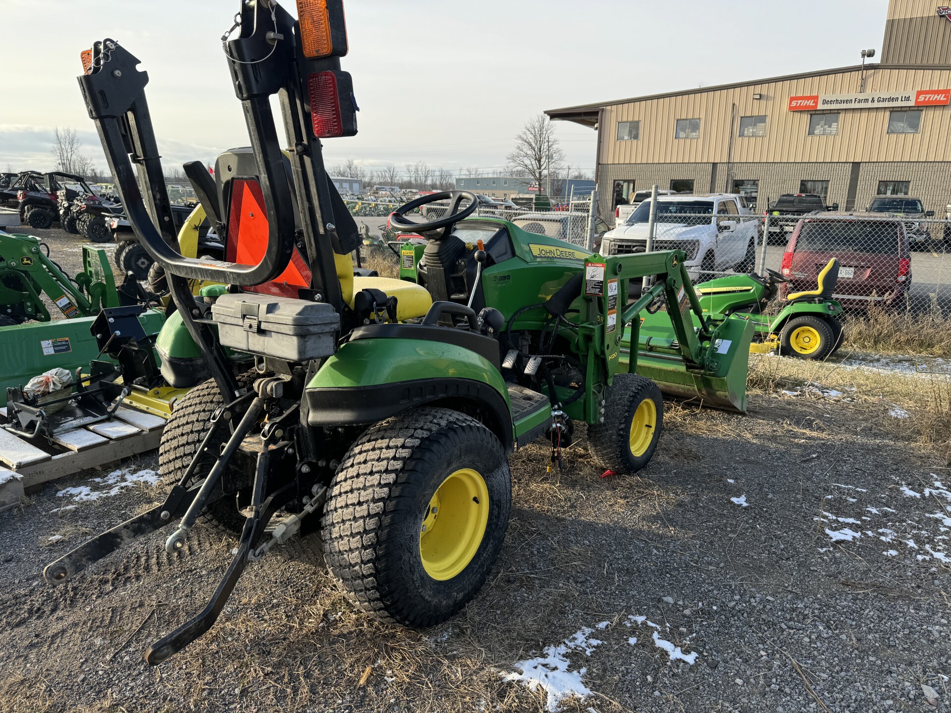 2013 John Deere 1025R Image 3