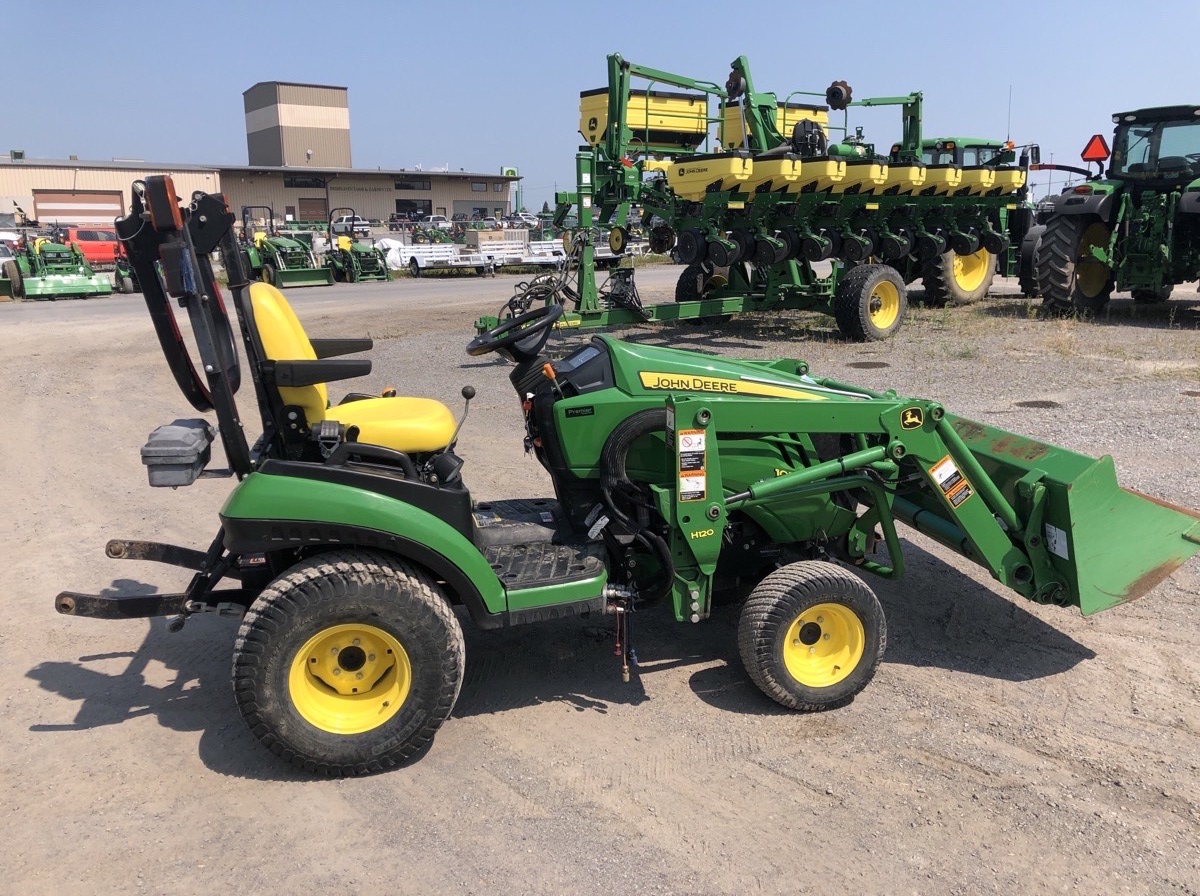 2013 John Deere 1025R Image 2