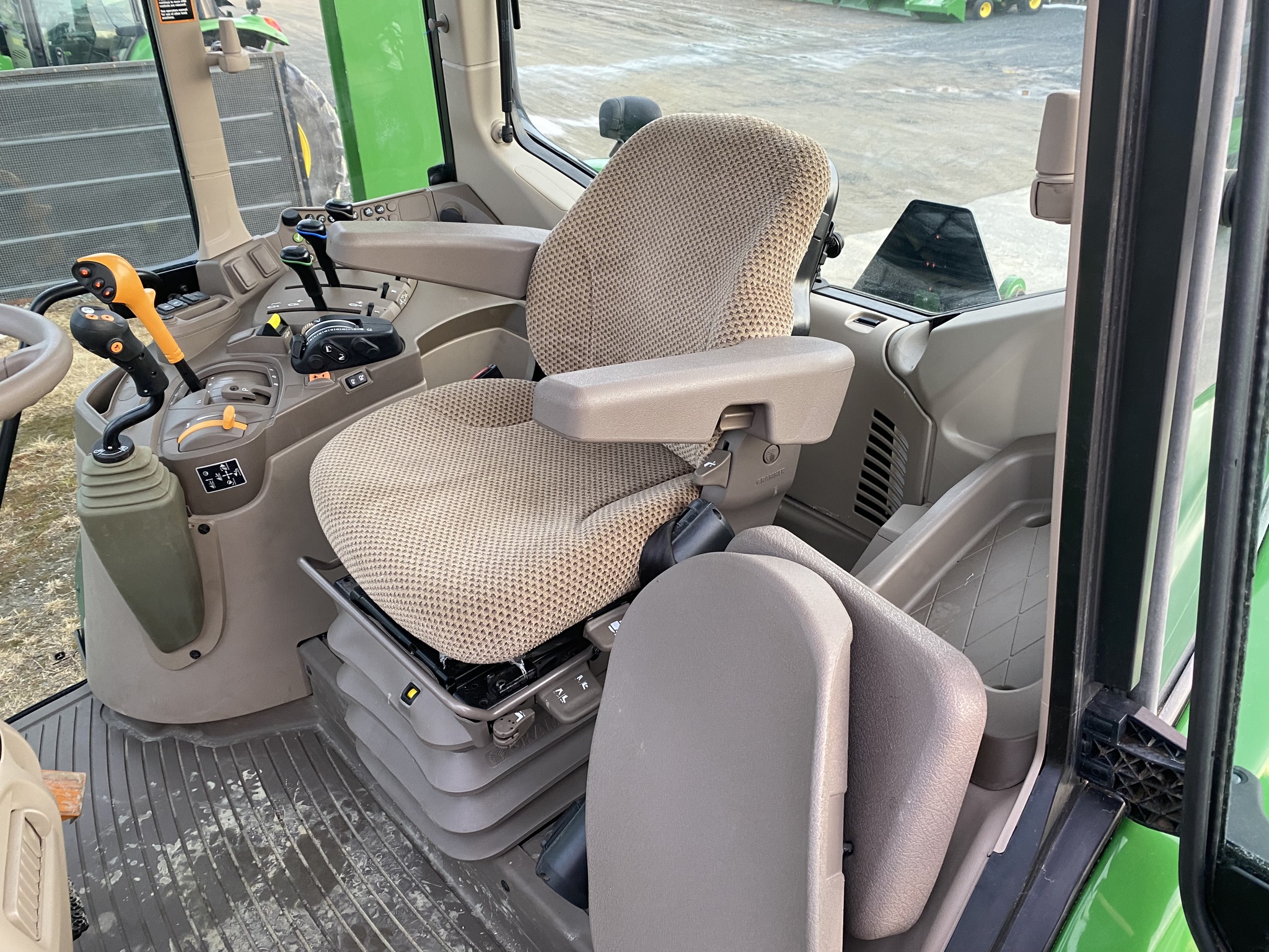 2024 John Deere 6120M Image 17