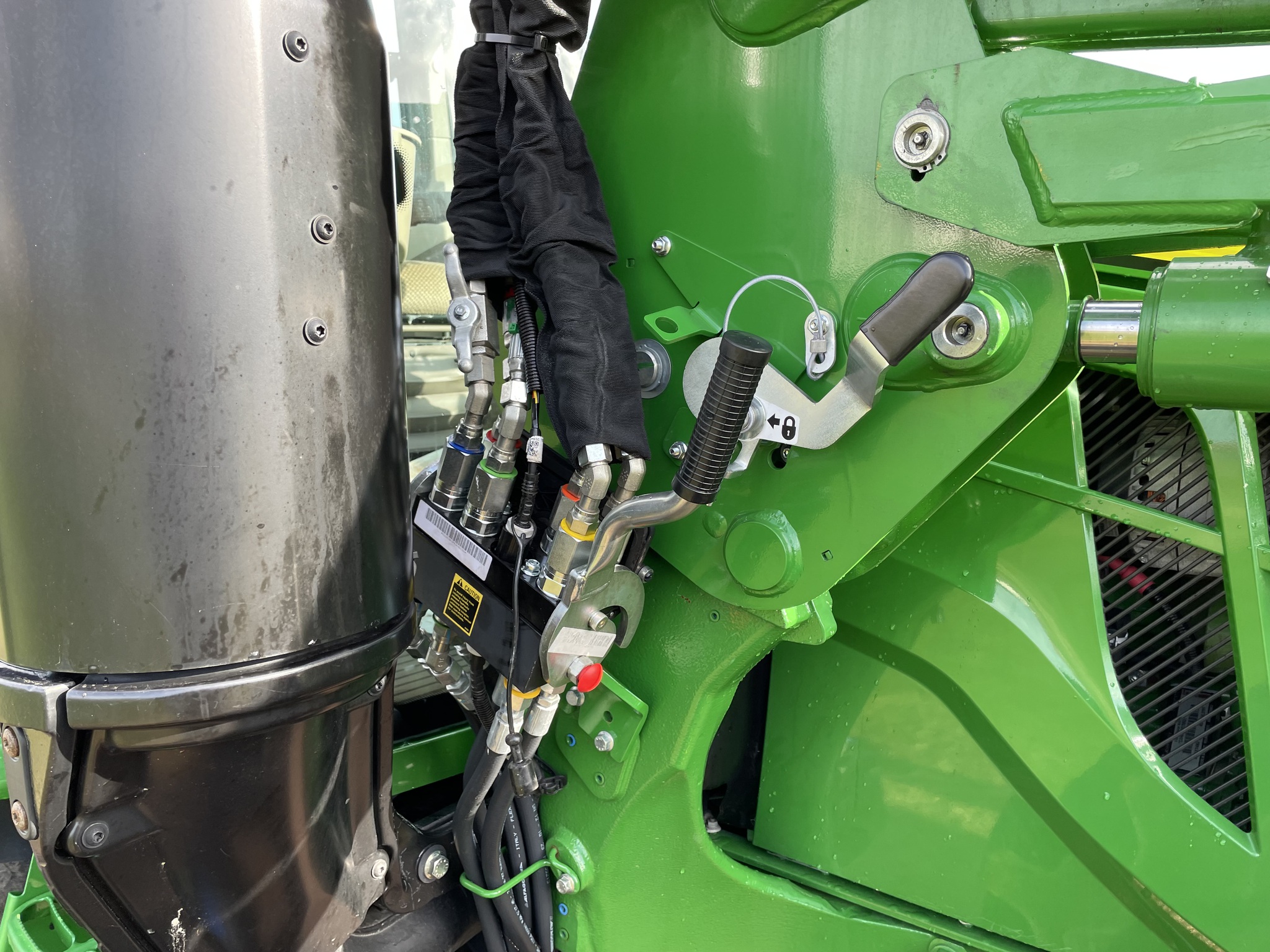 2024 John Deere 6120M Image 12