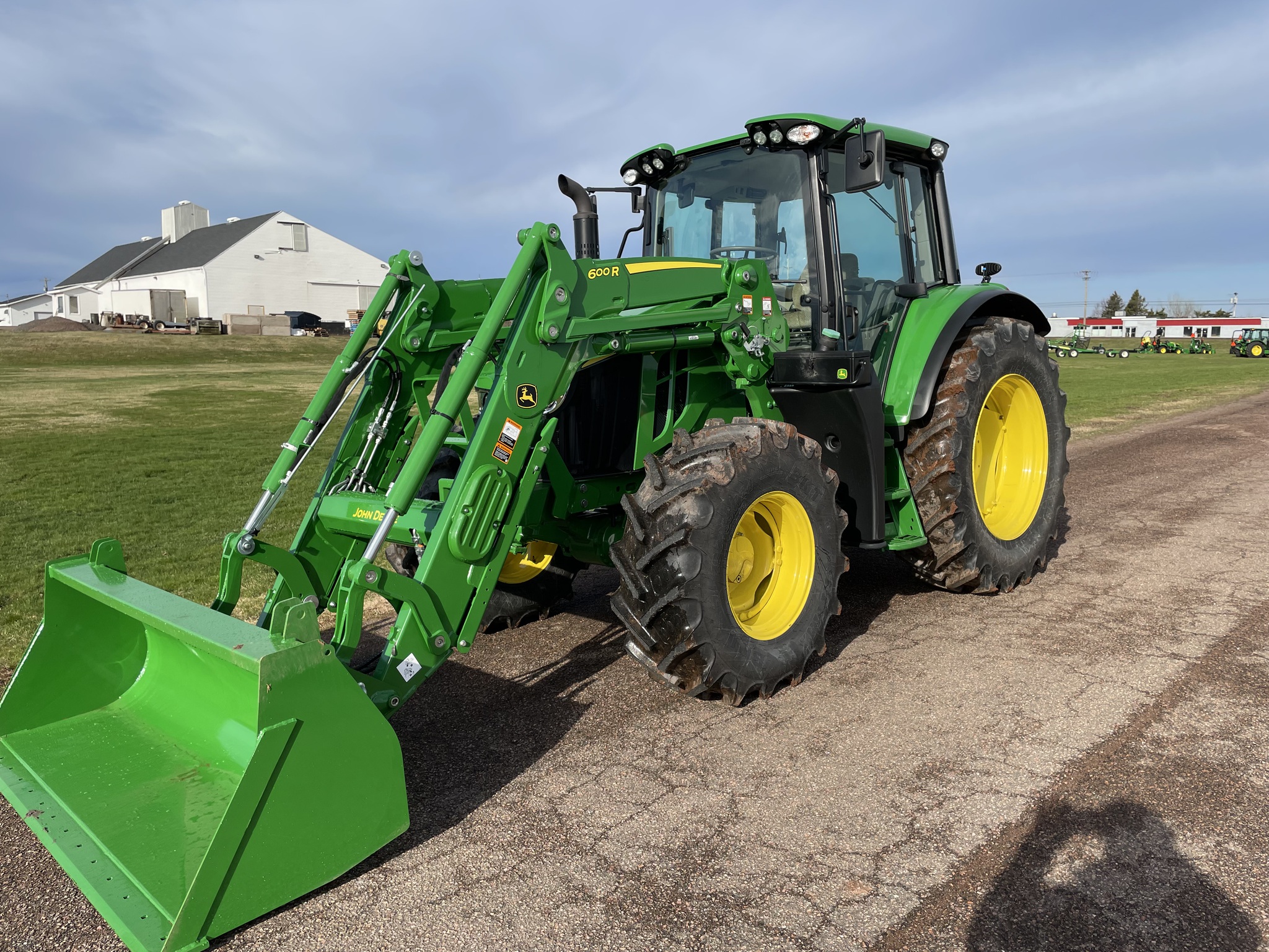 2024 John Deere 6120M Image 4