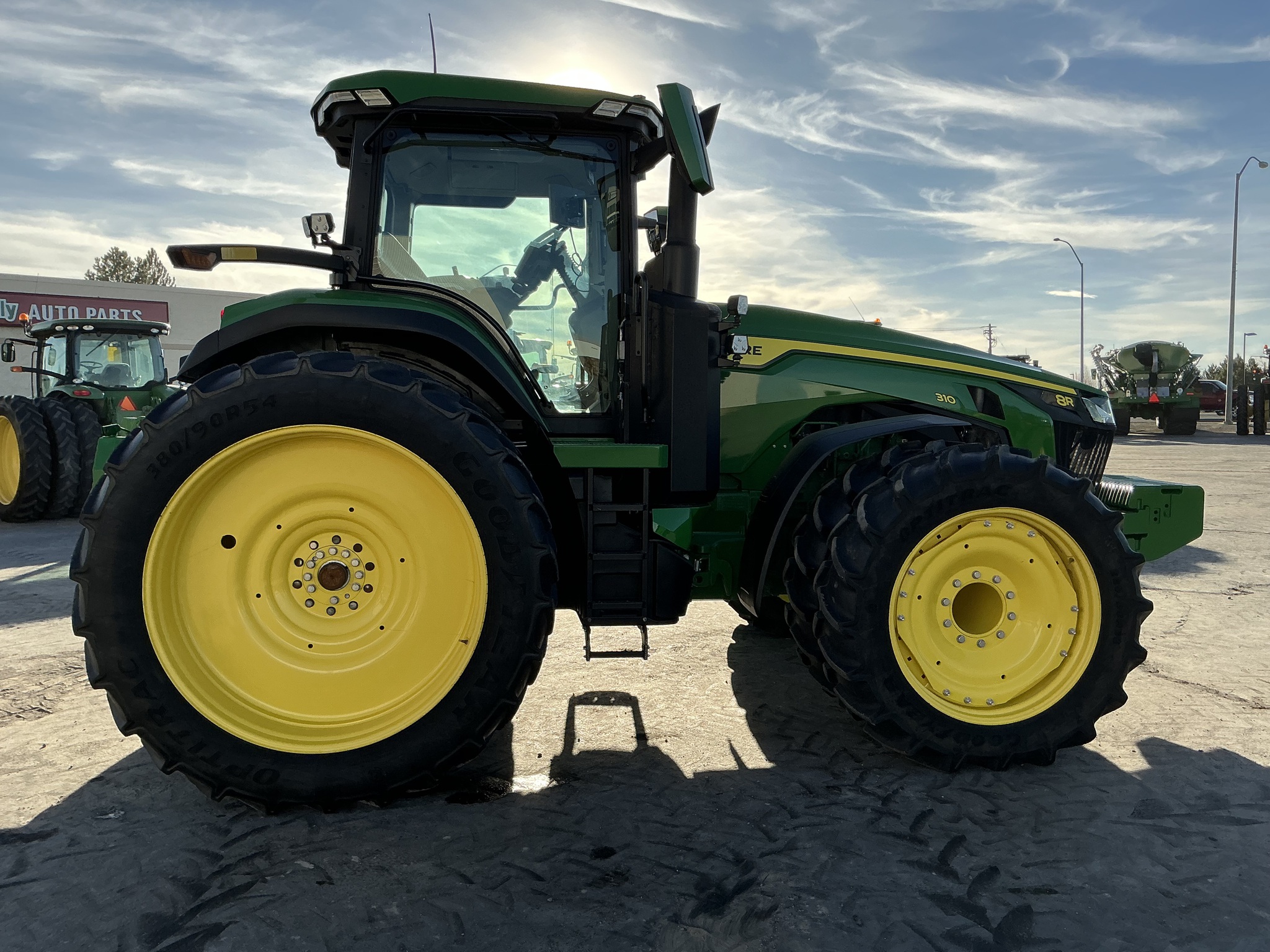 2023 John Deere 8R 310 Image 10