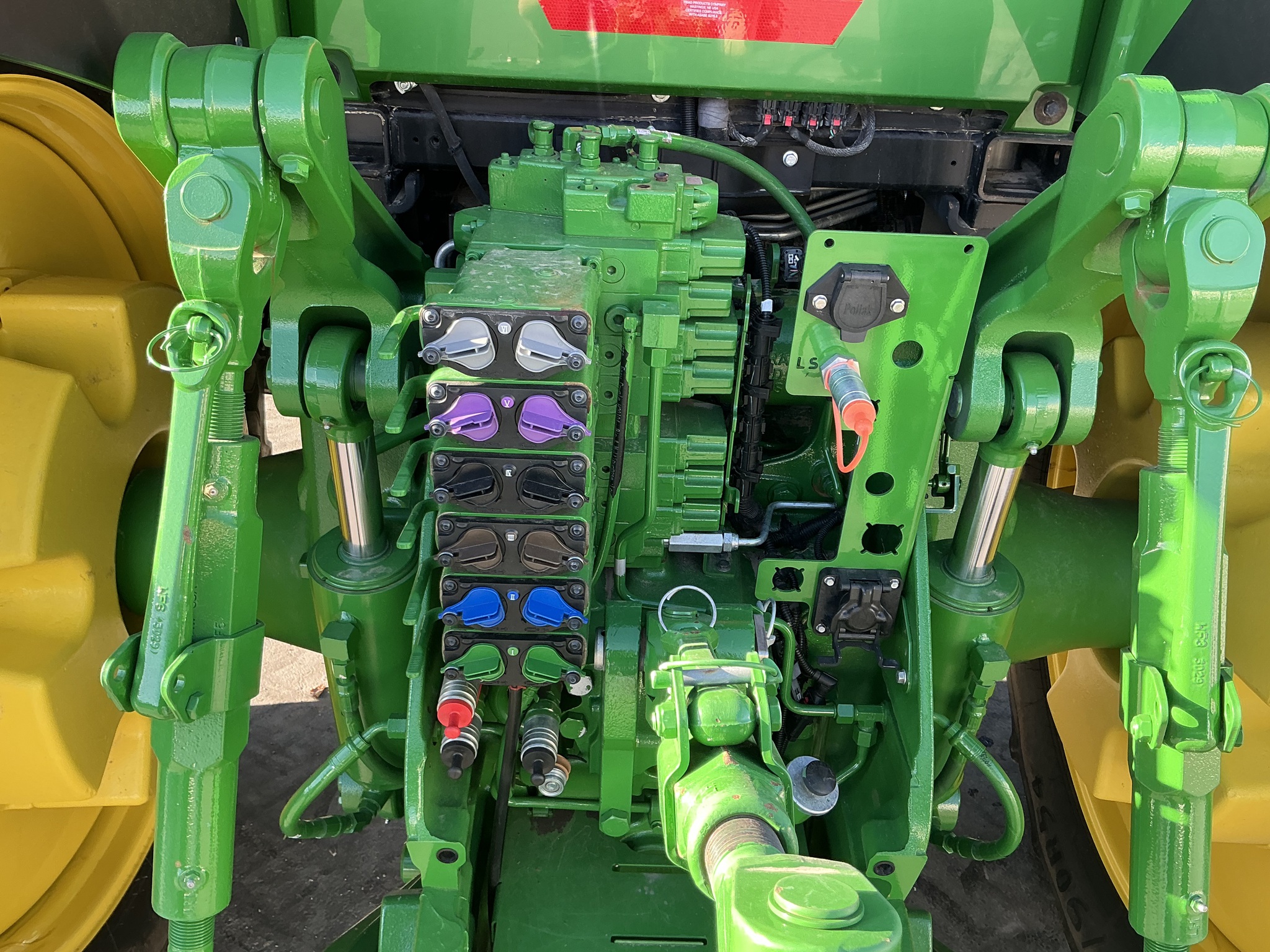 2023 John Deere 8R 310 Image 12