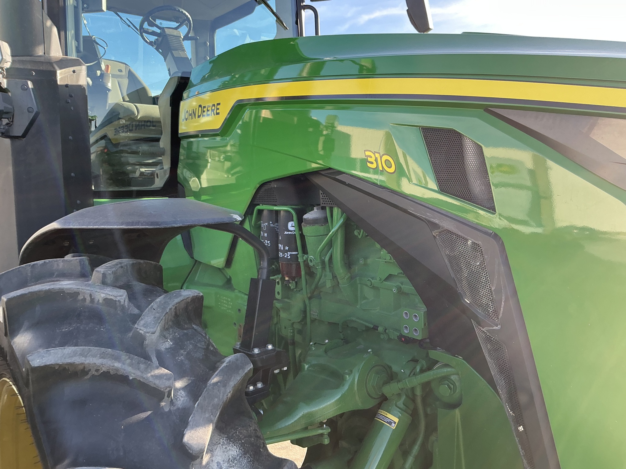2023 John Deere 8R 310 Image 18