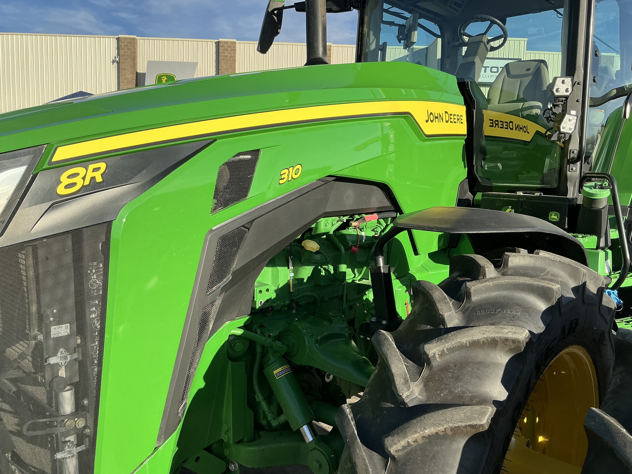 2023 John Deere 8R 310 Image 25