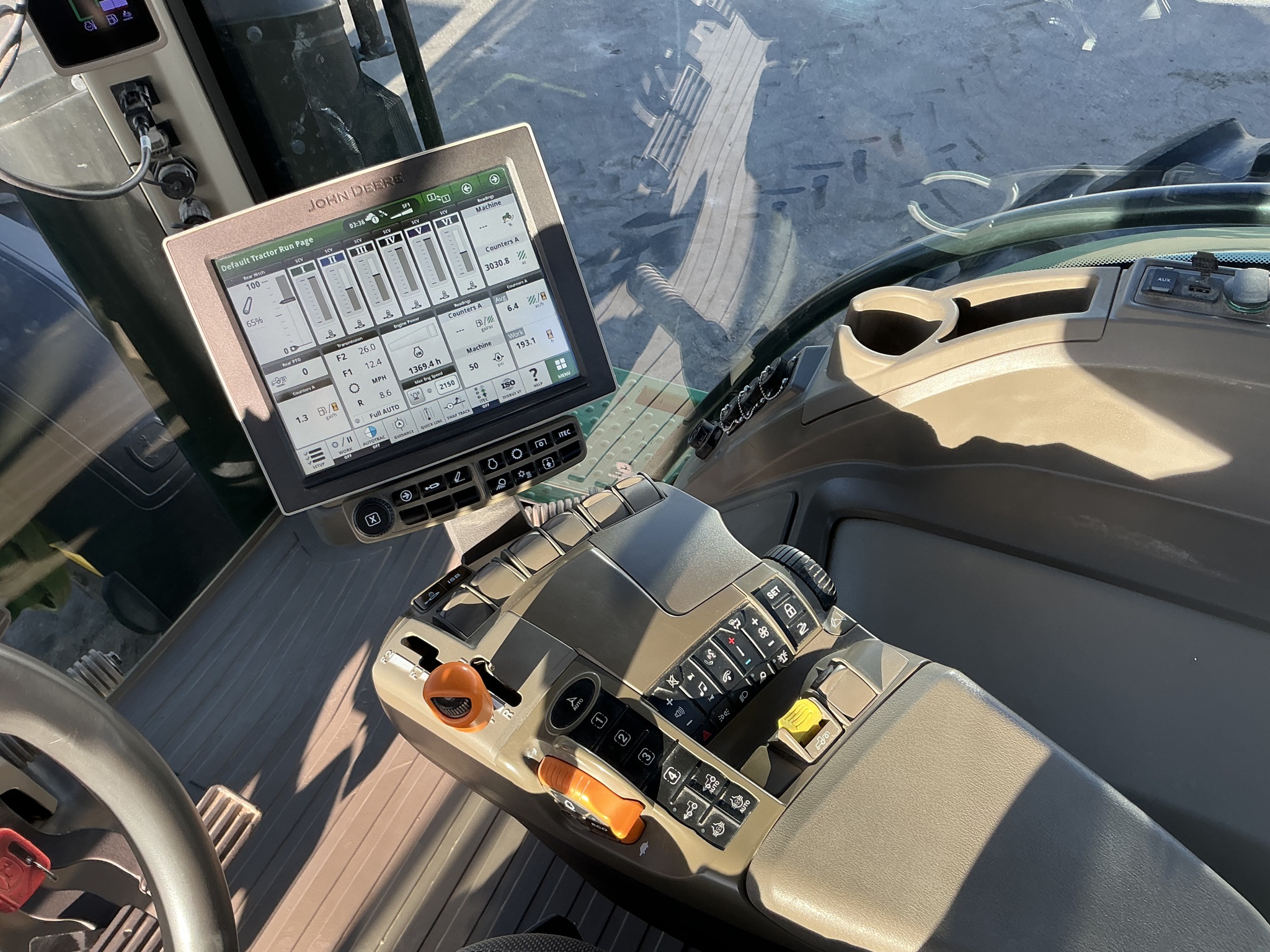 2023 John Deere 8R 310 Image 31