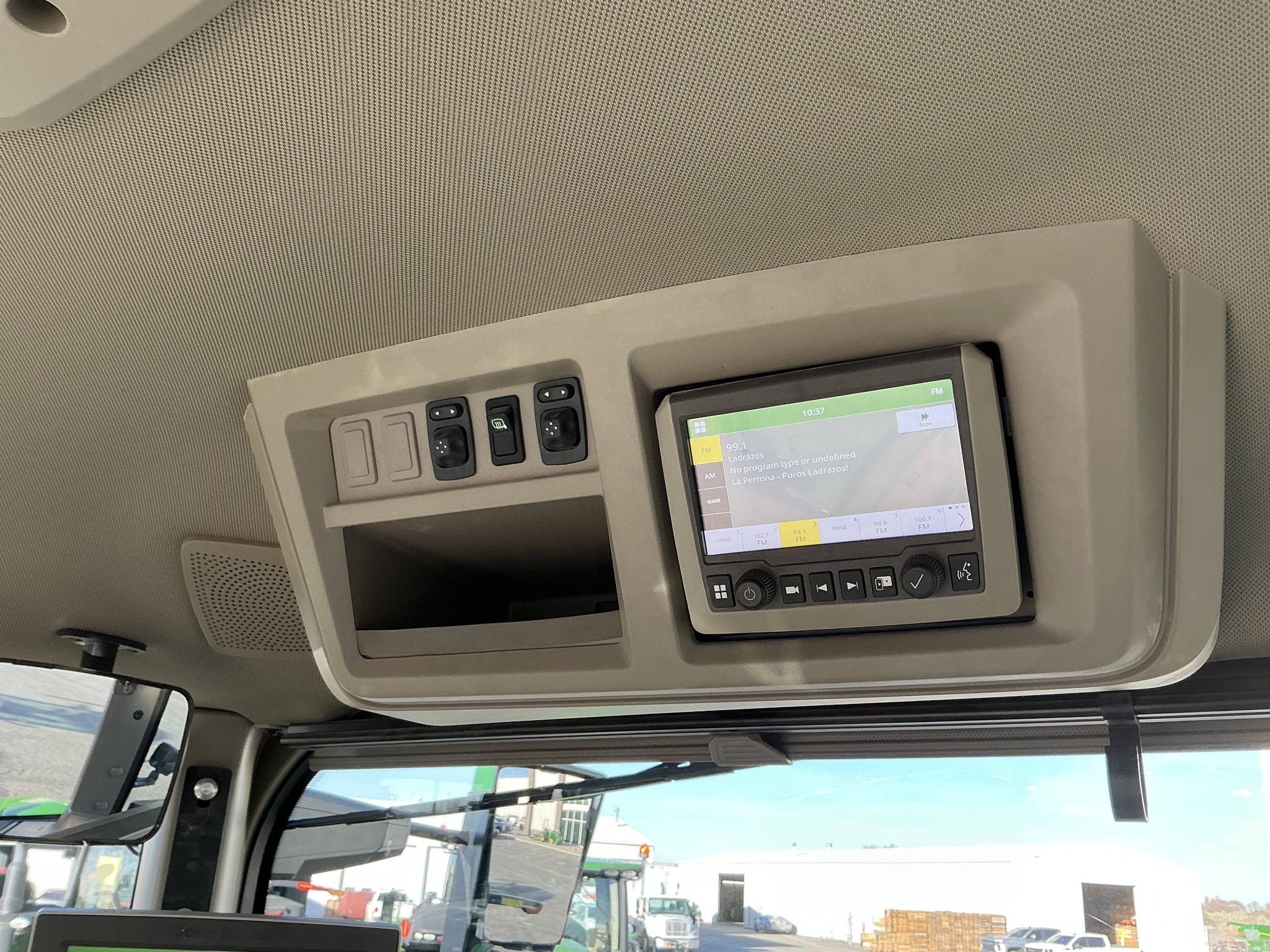 2023 John Deere 8R 310 Image 30